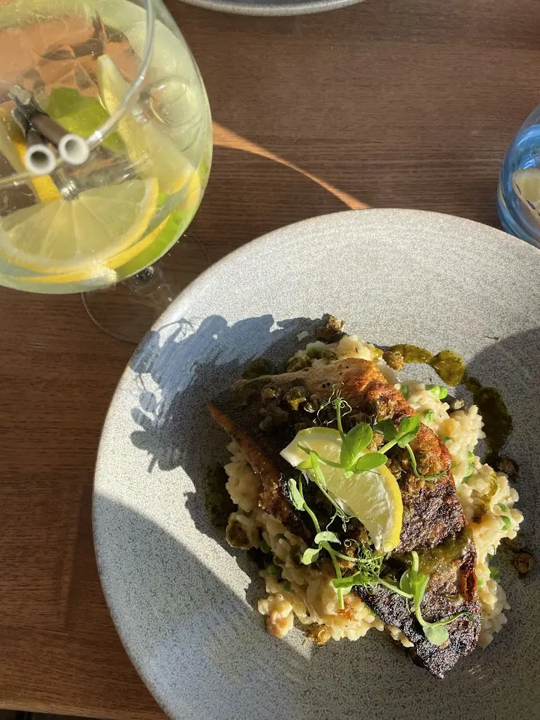 Maddy Godwin_The Boathouse_Neston_review