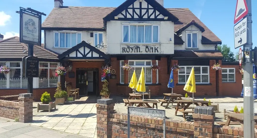 Royal Oak restaurant in Neston