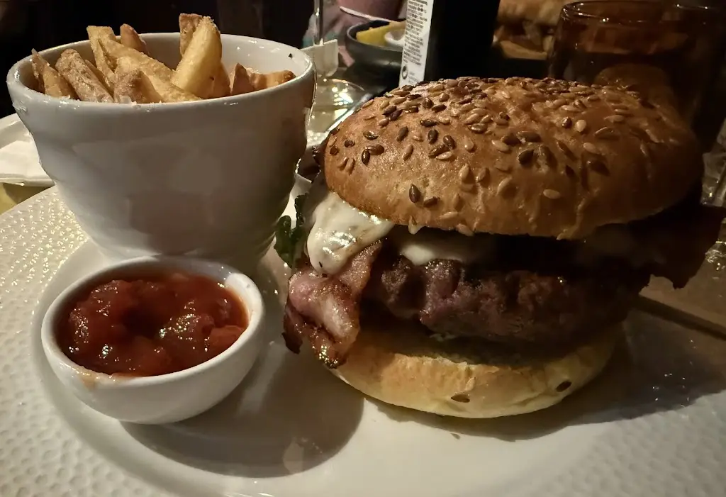 russell kennell_Old Forge Otterbourne_New Alresford_review