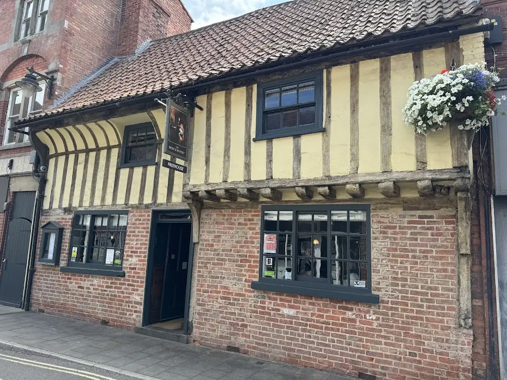 Mike Willacy_Prince Rupert - Newark_Newark on Trent_recensione