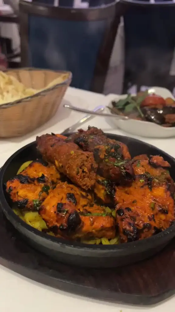 Baseri Nepalese and Indian Restaurant_Newark on Trent_slider_image_2