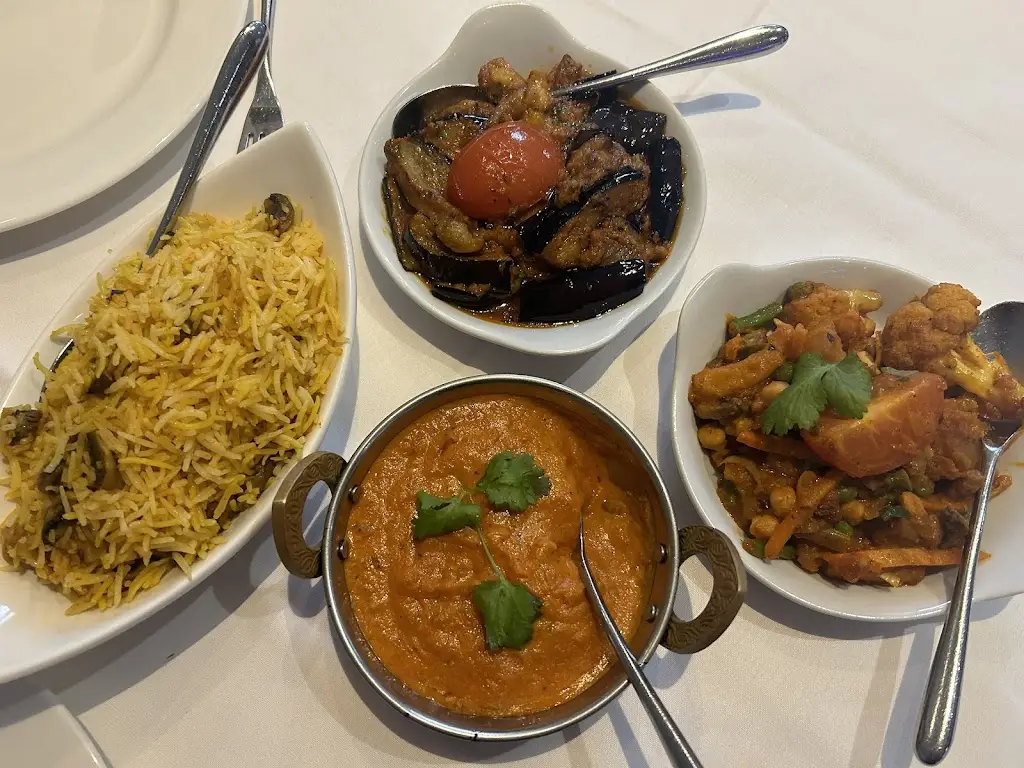 Baseri Nepalese and Indian Restaurant_Newark on Trent_slider_image_3