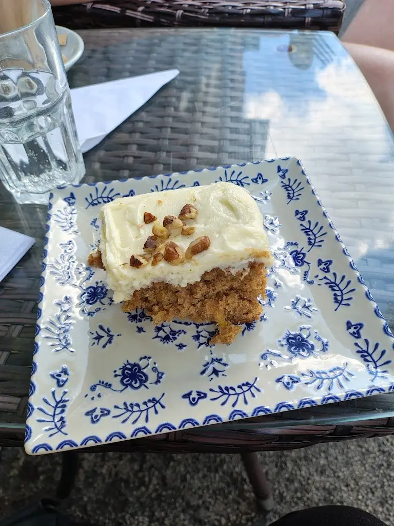 Lesley Perrin_Feeling Peckish_Newark on Trent_review