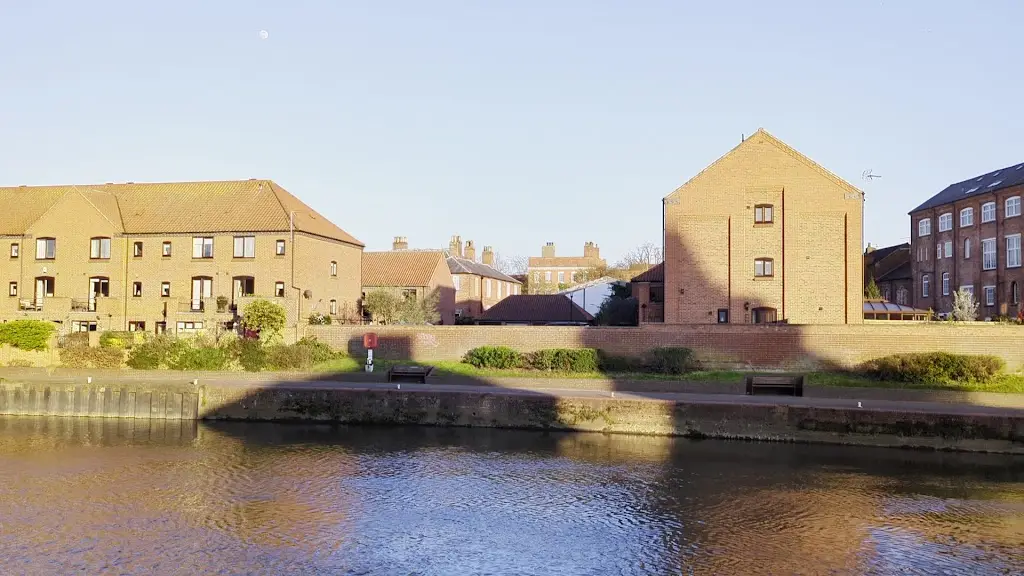 Castle Barge_Newark on Trent_slider_image_2