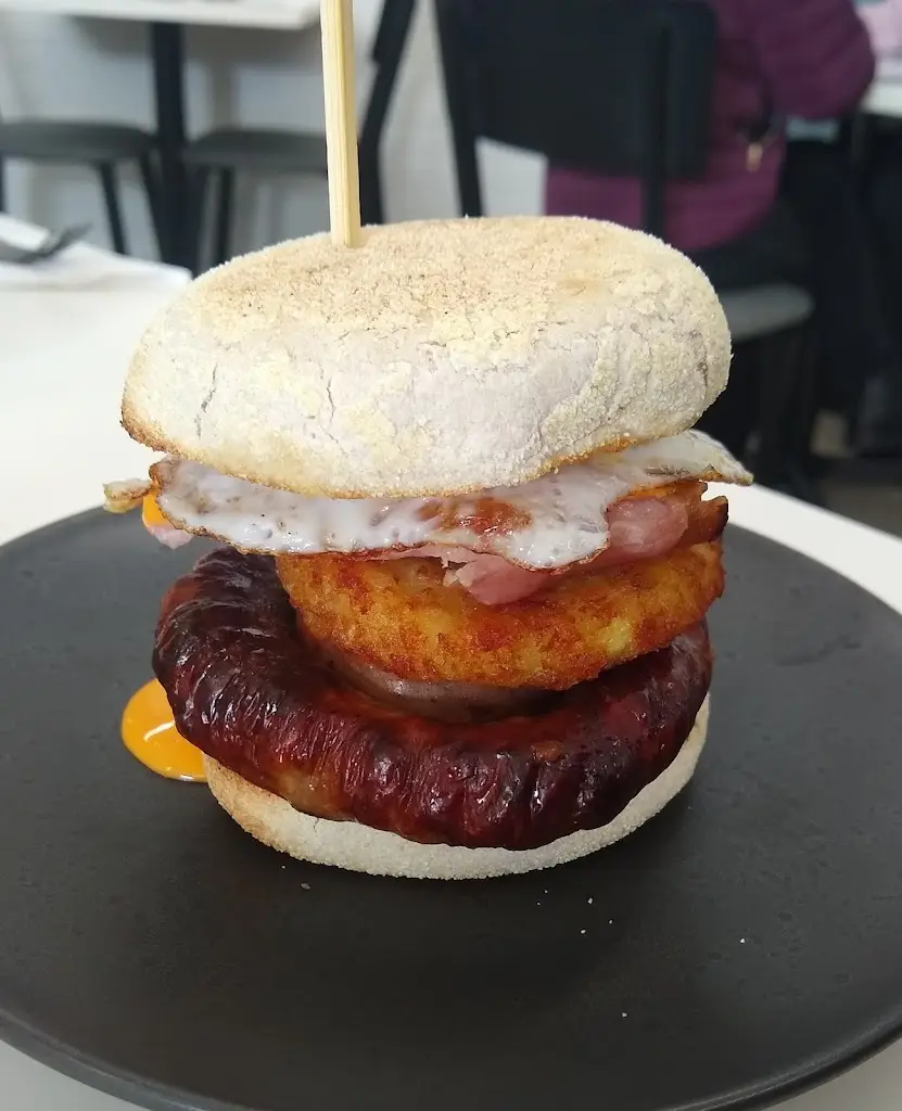 Menu_Claud's Coffee Shop & Dessert Parlour_Newburn_immagine_7