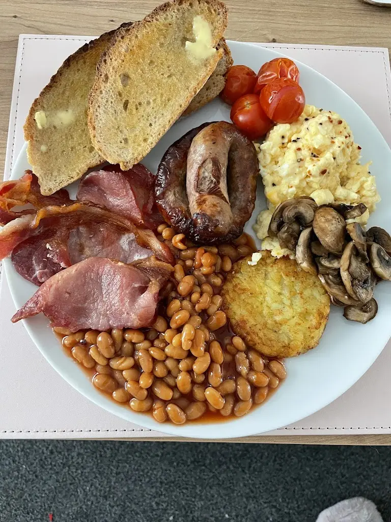 Joanne Delaney_Claud's Coffee Shop & Dessert Parlour_Newburn_recensione