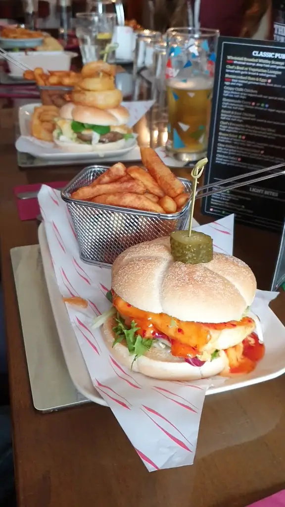 Kings Arms Town and Country Pub_Newent_slider_image_2