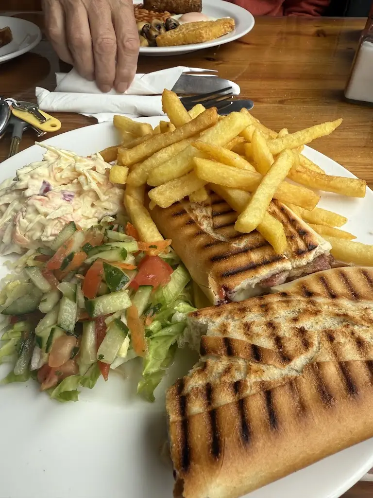Anna Brees_Erols Sandwich Bar_Newent_review