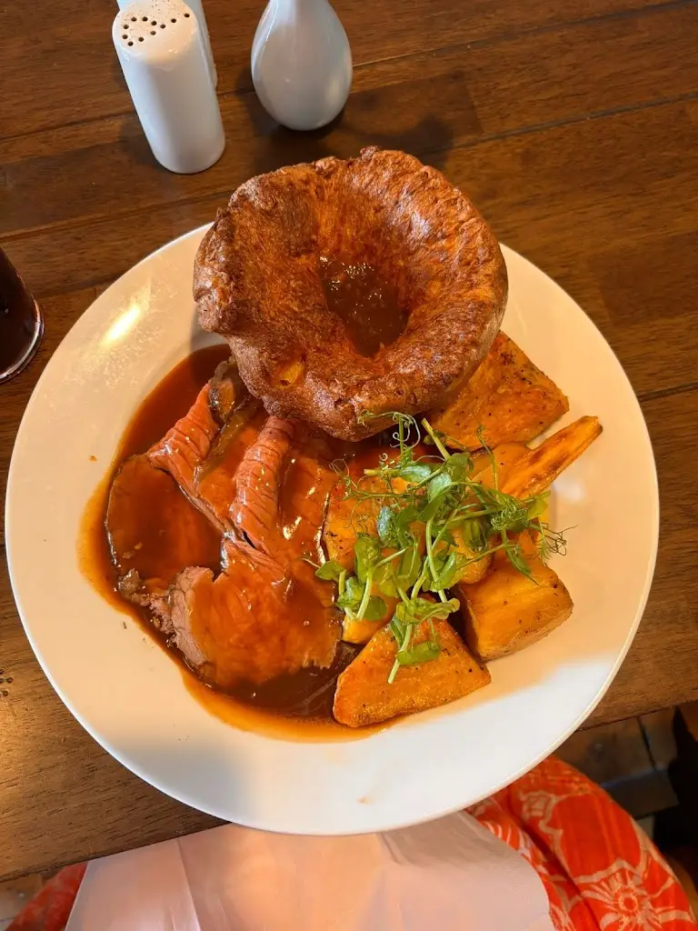 Victoria Tilstone_The Roebuck_Aldbourne_review