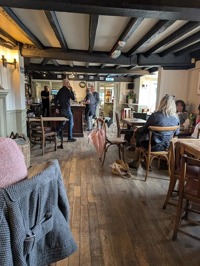 Paul Bissell_The Roebuck_Aldbourne_review
