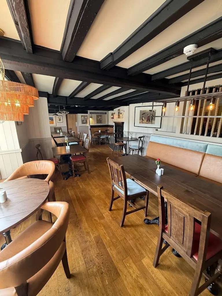 The Roebuck restaurant in Aldbourne