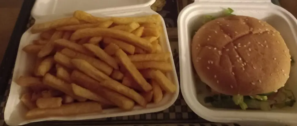 Pauline Frape_Zaza Pizza_Newent_review