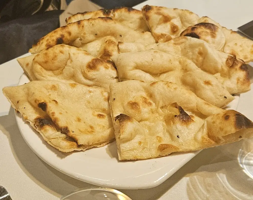 Dollar Reviews_Patley Indian_Newport Pagnell_recensione