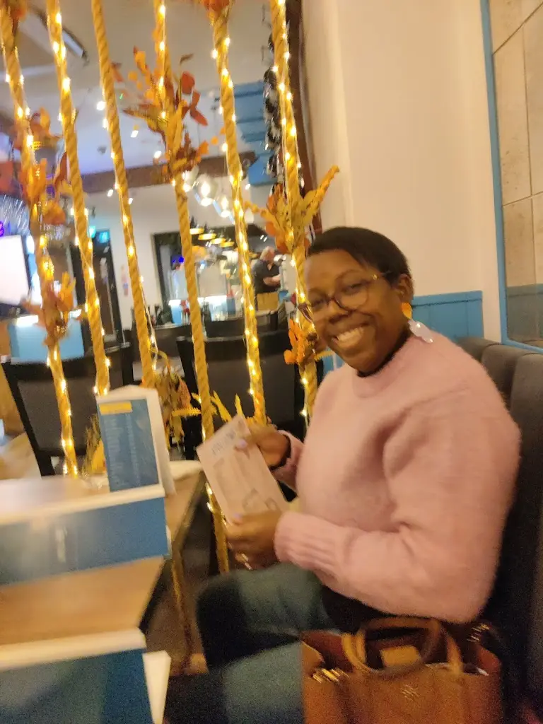 Maria Ferdinand- Benn_Apollonia Greek Cuisine_Newport Pagnell_recensione