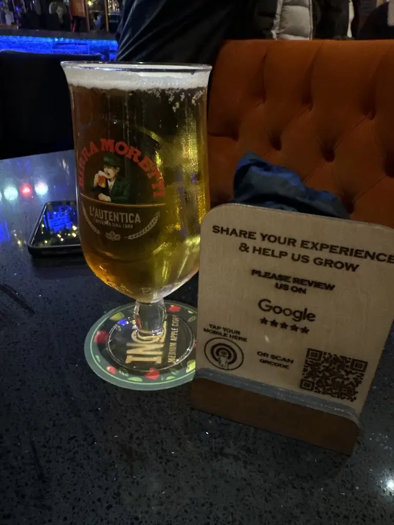 Kirsty J_The Vault Bar Morley_Morley_reseña