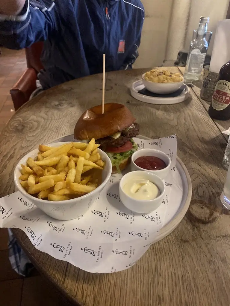 lily guildford_Ship Inn_Newton Ferrers_review