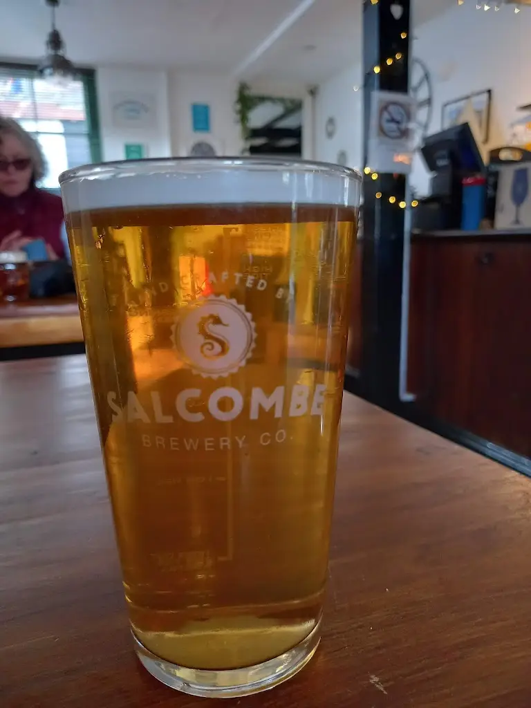 Menu_Dolphin Inn_Newton Ferrers_image_1