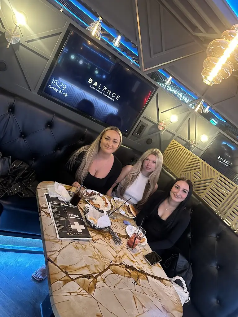 Tillymay Lambert_Balance Bar_New Romney_recensione