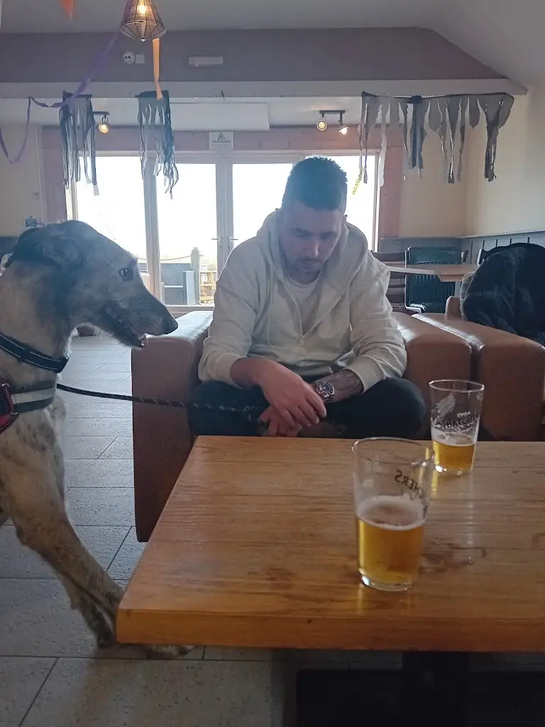 Chantelle Harvey_Romney Tavern_New Romney_review