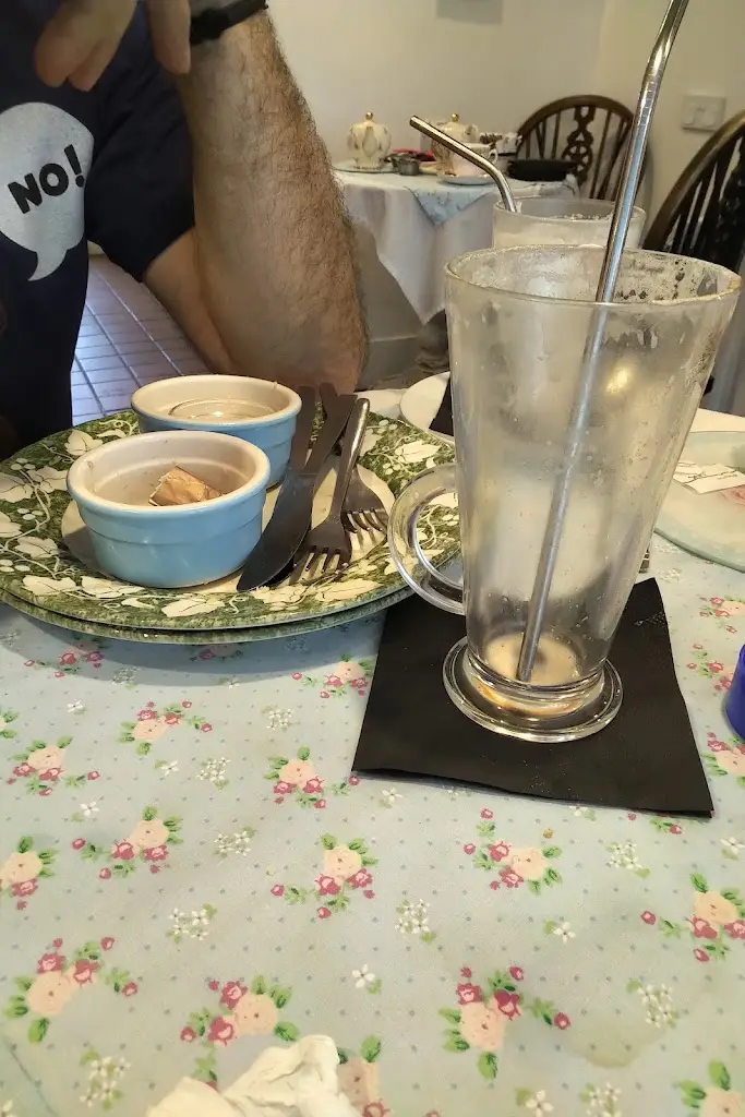 J'net Stapleton_Deblyns_New Romney_review