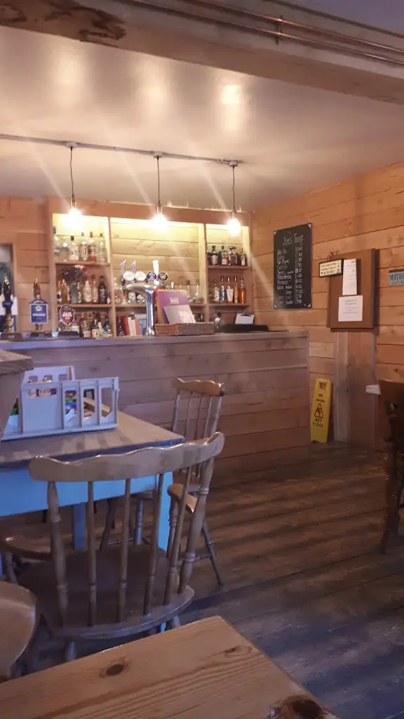 Joe's Bar_Niton_slider_image_3