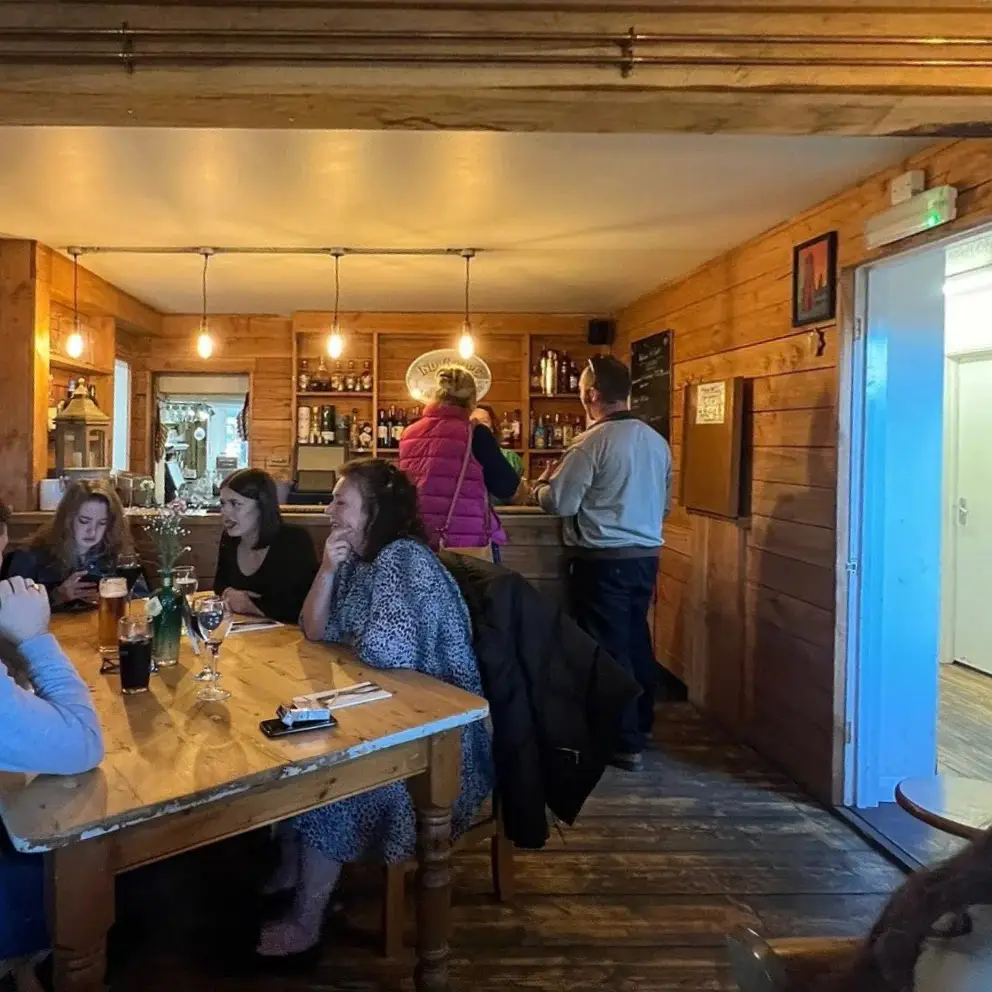 No7 - Sam's Bar & Lloyds Kitchen ristorante a Niton