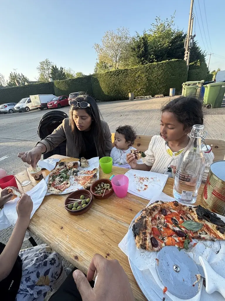 Ash Choudhury_Sartorelli's Pizza_North Leigh_review