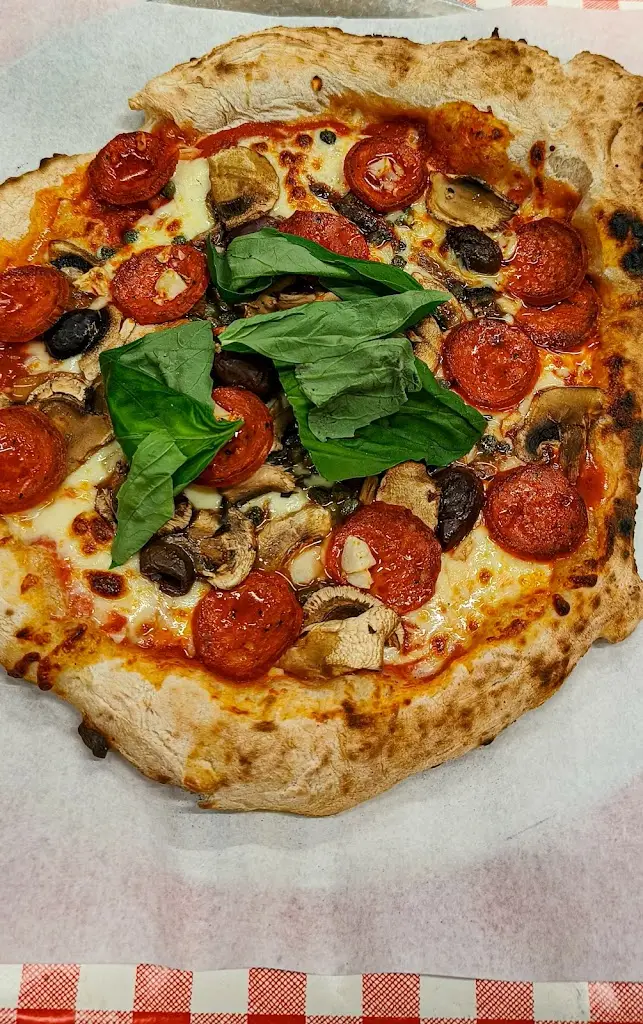 Sartorelli's Pizza_North Leigh_slider_image_3