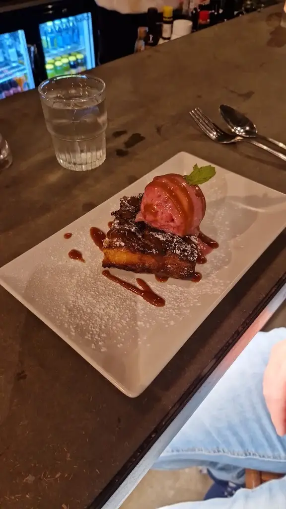 Nycola Melvin_The French Quarter_Newcastle upon Tyne_reseña