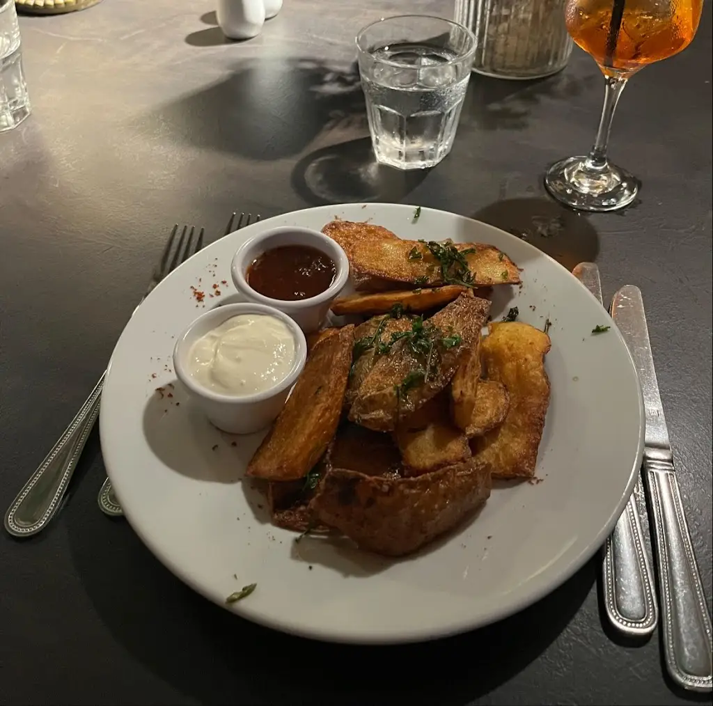 hannah_Babucho Quayside_Newcastle upon Tyne_review