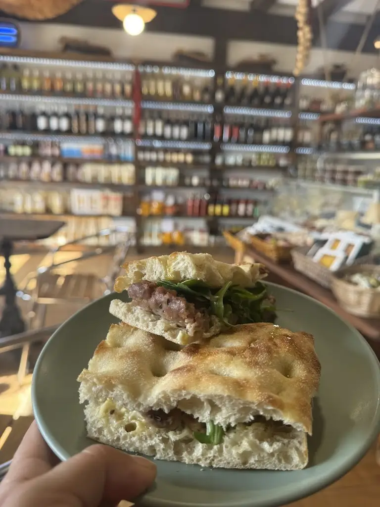 L'Isola Buona_Newhaven_slider_image_2