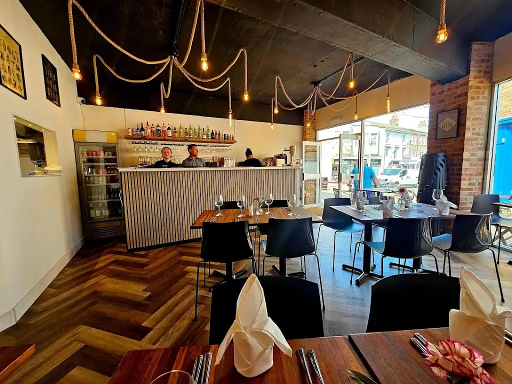 Drink & Dine_Newhaven_slider_image_1