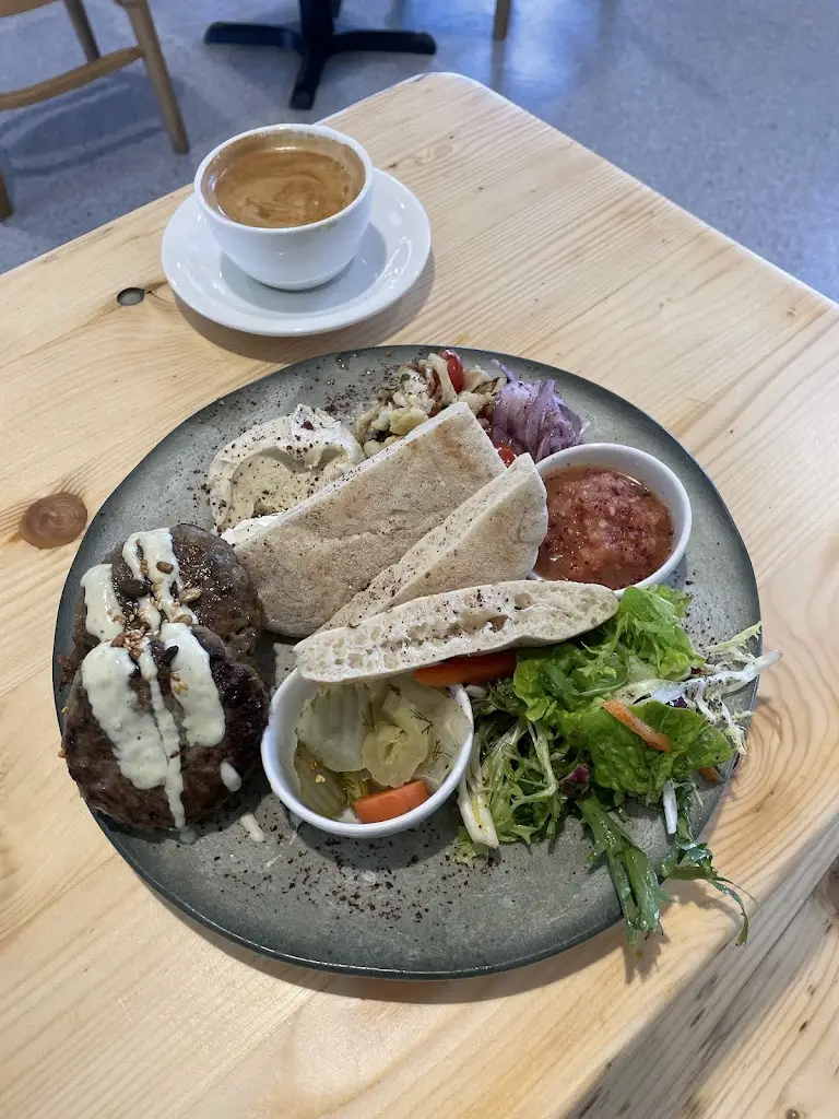 Dom Smith_Mamoosh Riverside_Newhaven_review