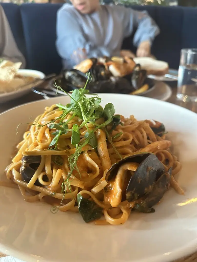 Ellie Hsu_Pier House_Newhaven_recensione