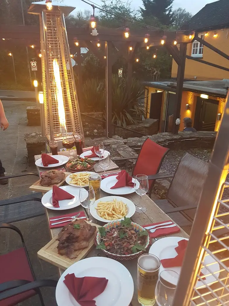 Los Reyes Tapas & Wine Bar_Newport_slider_image_2