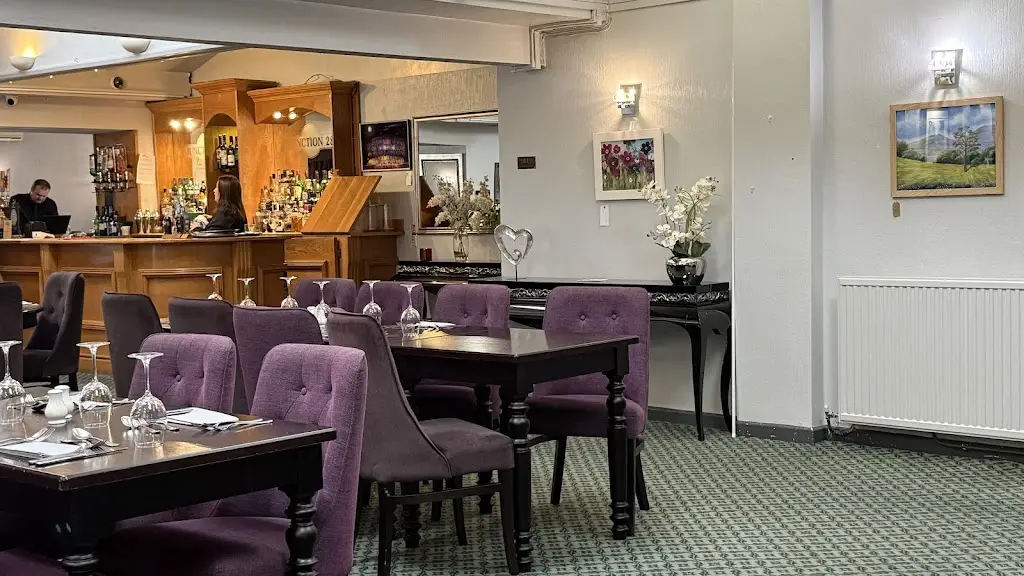 Ian Case_Junction 28_Newport_review