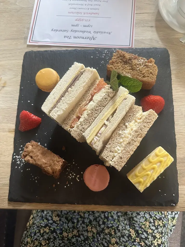 Alice_Junction 28_Newport_review