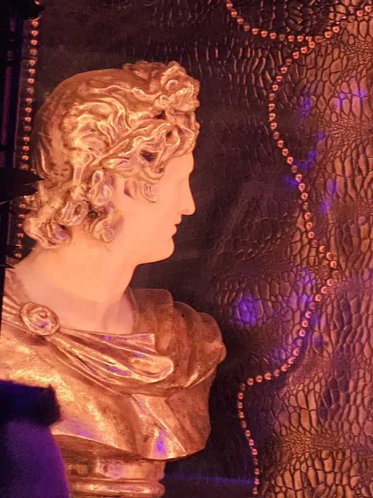 Biro Roxana_La Famiglia Northampton_Northampton_review