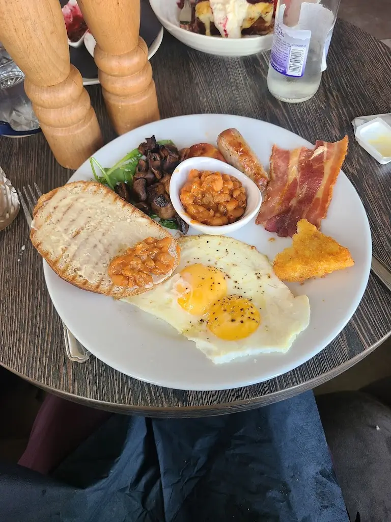 Emily Shaw-Higham_Marseille Restaurant_Northampton_review