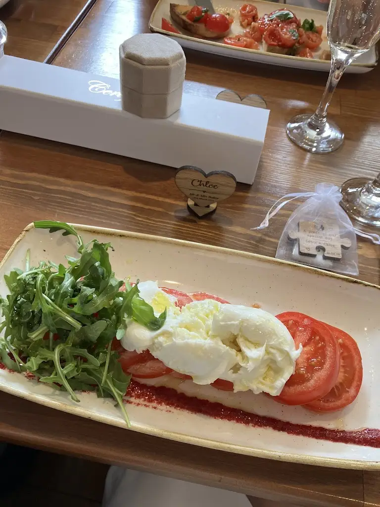 Chloe Tuttle_Le Otto Campane_Newbury_Bewertung