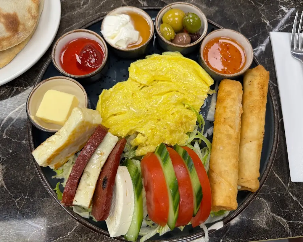 Joel Pagett_Ezo Cafe_Newbury_review