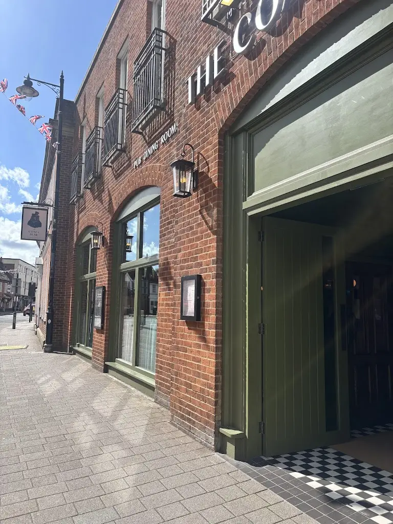 Gemma Zaccharia_The Coat & Bear_Newbury_review