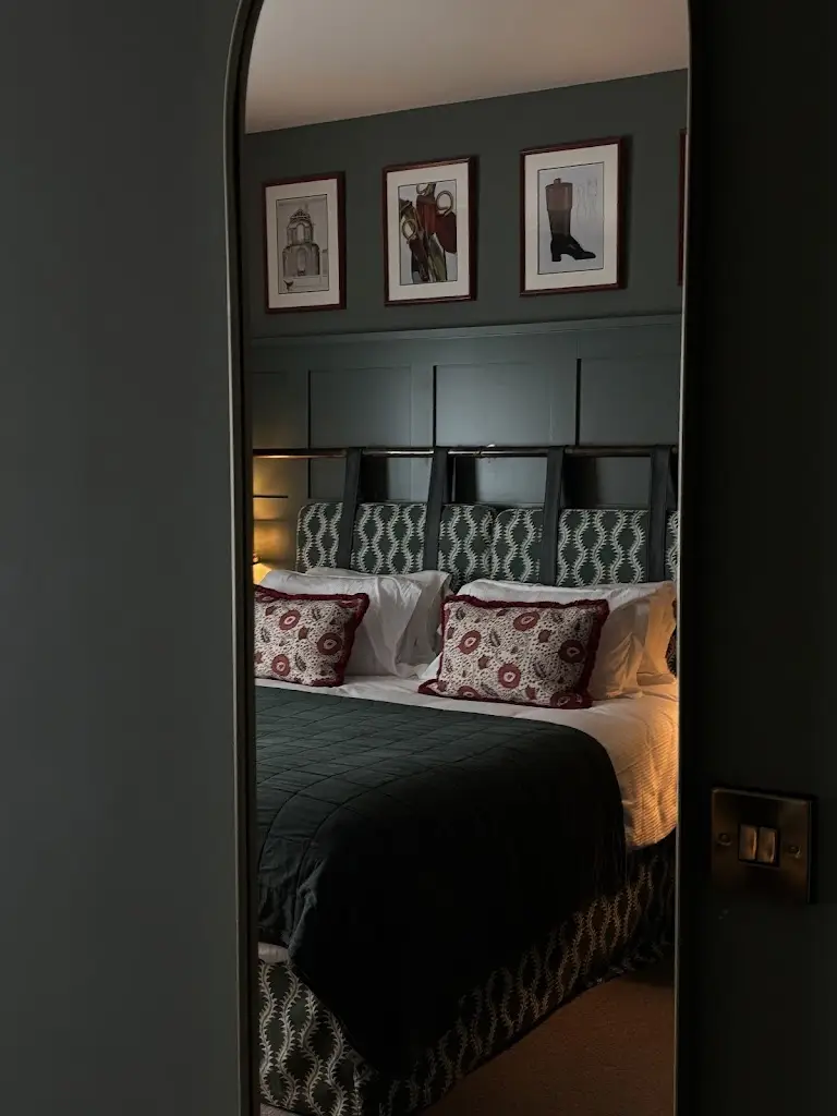 Casandra Fanea_The Coat & Bear_Newbury_review