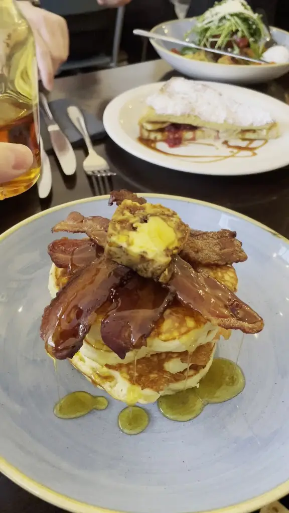 SUNDAY cafe & restaurant_Barnsbury_slider_image_2