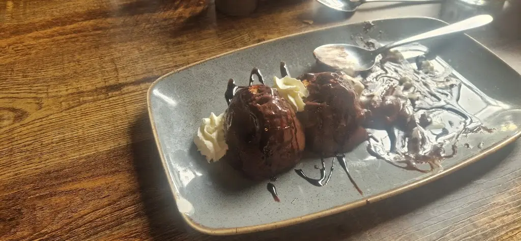 Alex Jackson_The Angler Oakham Hotel and Pub_Oakham_review