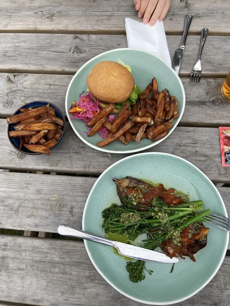 Shell_ B_The Horseshoe_Aldbourne_review