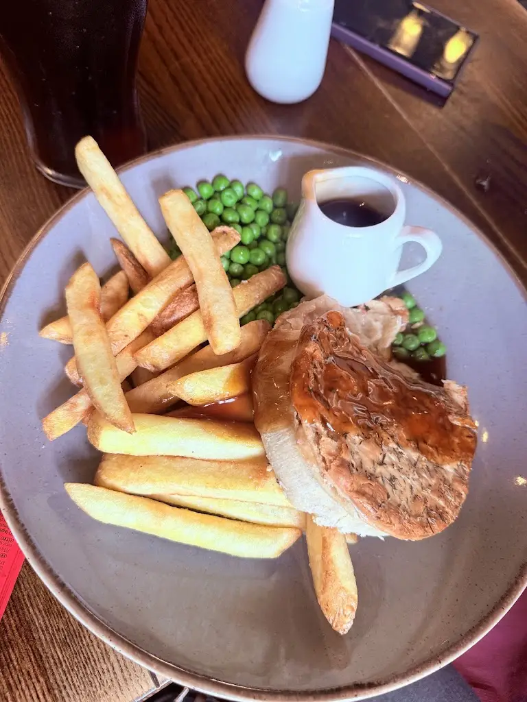 REENA KAUR_Hare & Hounds_Oakengates_review