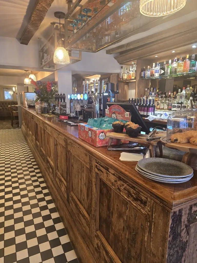 richard amero_The Red Lion_Odiham_review