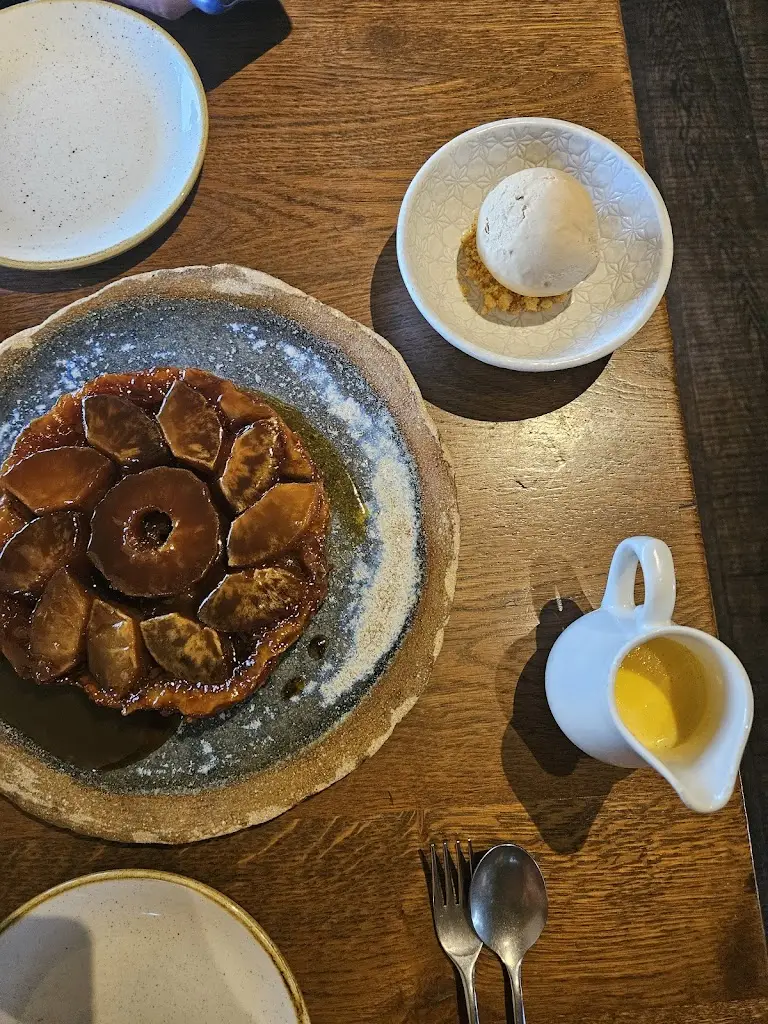 Sarah H_The Loch & The Tyne by Adam Handling Old Windsor_Old Windsor_review