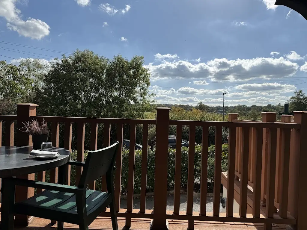 R P_The Loch & The Tyne by Adam Handling Old Windsor_Old Windsor_review